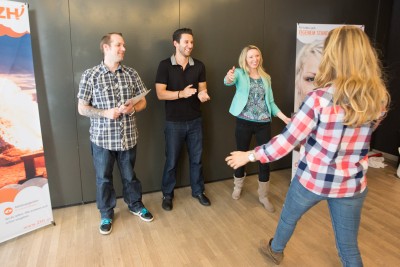 Trainer Team begrüßt neue Teilnehmer